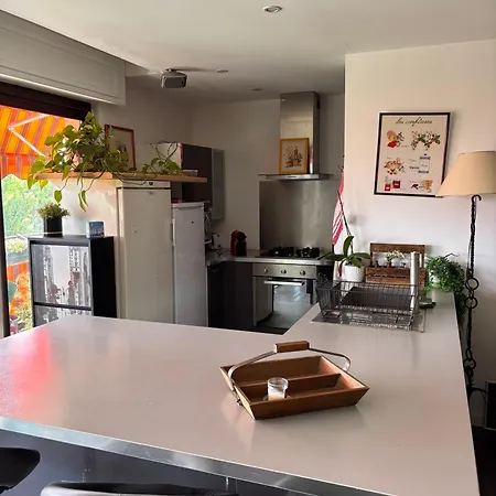 Superbe Avec Piscine Et Parking *