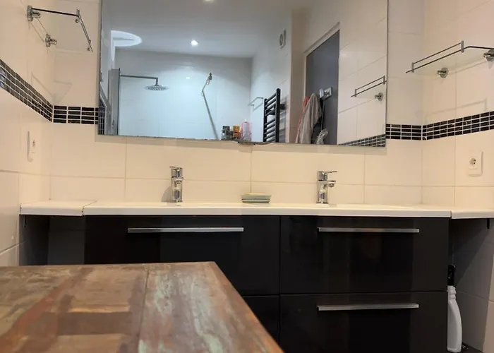 Superbe Avec Piscine Et Parking Apartament Fréjus