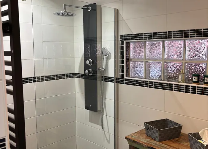 Superbe Avec Piscine Et Parking * Fréjus